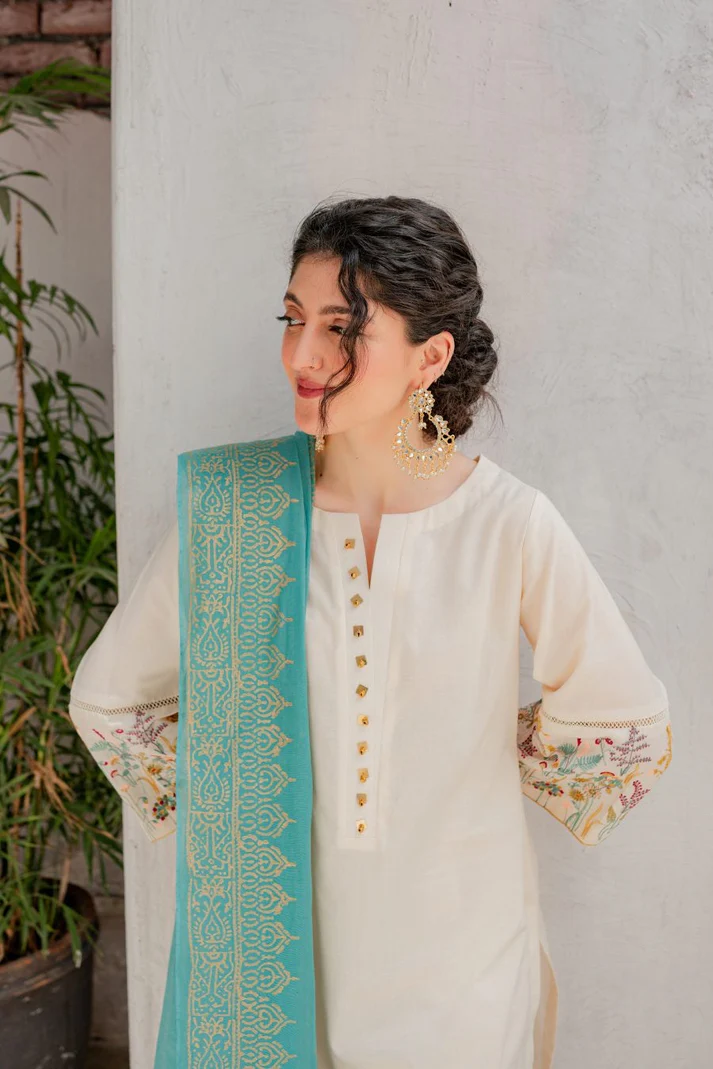 Lawn 3PC Embroidered Shirt with Digital Printed Jauqard Dupatta- 5018 - Image 2