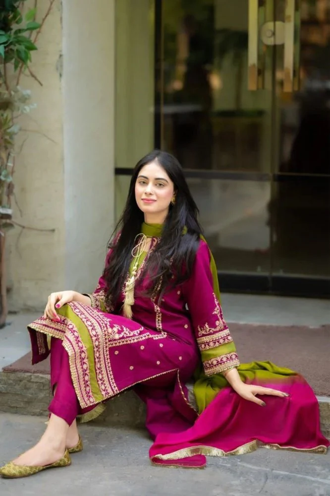 Lawn-3PC Embroidered With Chiffon Dye N Dye Dupatta-5023 - Image 2